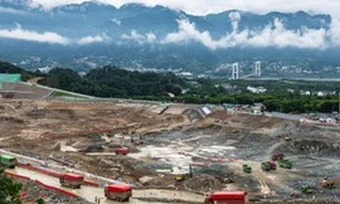 Mất hàng chục năm chuẩn bị, Trung Quốc bắt đầu thực hiện nhiệm vụ phức tạp và quy mô chưa từng có trong lịch sử tại đập Tam Hiệp, kỳ vọng xác lập kỷ lục thế giới