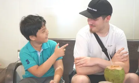 Hai anh em 9 tuổi gây sốt vì nói thành thạo 3 ngoại ngữ