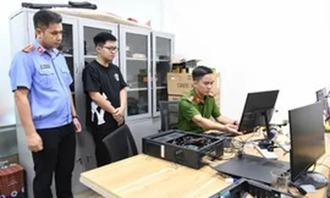 Khởi tố vụ án đầu tiên liên quan phần mềm lậu: Hàng trăm máy tính cài Windows, Office kích hoạt trái phép bị phát hiện