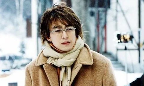 "Ông hoàng" Hallyu Bae Yong Joon bất ngờ xuất hiện cũng bà xã