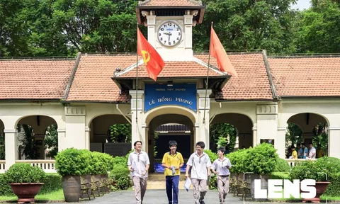 Kỳ thi chưa từng có khép lại 12 năm đèn sách