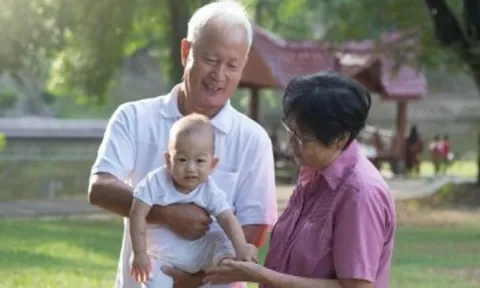 Về già, cứ chủ động giúp đỡ con cái 3 việc này, có ích hơn cả cho tiền mà mang lại phước lành
