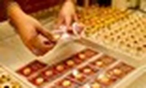 Giá vàng tăng dựng đứng trong sáng nay