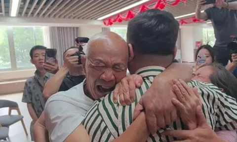 Em trai nhờ trông con, chị gái day dứt khi cháu bị bắt cóc, phép màu sau 39 năm