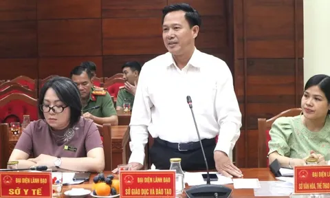 Vì sao trường tư cấm học sinh mang điện thoại vào lớp?