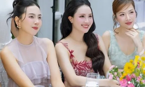 Hồng Diễm U45 vẫn trẻ như mới ngoài 30, chung khung hình với Mai Ngọc và Đan Lê vẫn đẹp khó rời mắt