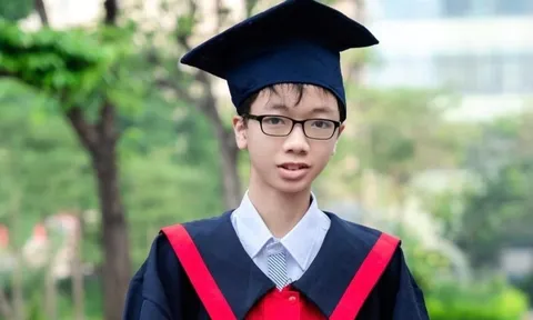 Thủ khoa Toán chuyên Sư phạm: Bố dọa cắt cầu dao vì học muộn