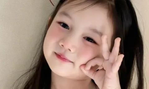 Con chào đời quá xinh, mẹ định đặt tên là Mỹ Nữ, nhân viên bỏ đi một chữ, đứa trẻ giờ biết ơn
