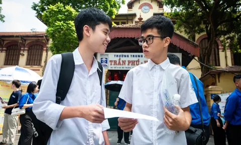 Lộ diện 15 thủ khoa thi lớp 10 chuyên ở Hà Nội