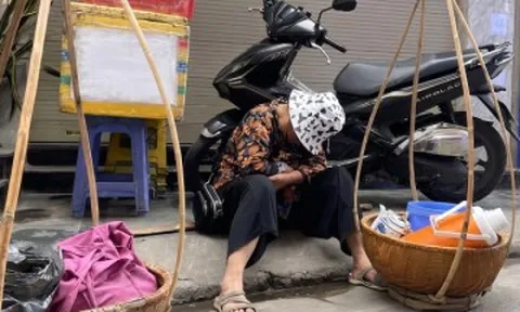 Vỡ mộng khi coi con là 'bảo hiểm tuổi già'