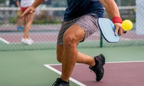 Từ vụ người đàn ông ở TPHCM tử vong khi đang chơi Pickleball, bác sĩ cảnh báo nóng