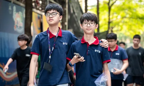 Chuyên Sư phạm hạ điểm chuẩn vào lớp 10