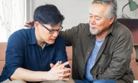 Về già, phản ứng của cha mẹ khi được con cái báo hiếu rất quan trọng, người thông minh thường làm thế này!