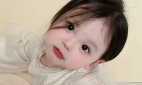 Ông nội định đặt tên cho cháu là Vi Thị Xinh, bố mẹ đứa trẻ đổi thành cái tên khác vừa hay vừa ý nghĩa