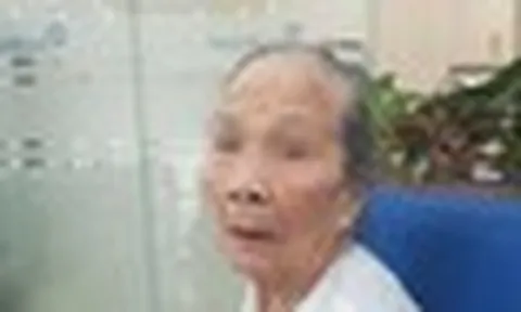 Cụ bà 97 tuổi ở Hà Nội phải đi 3 lần mới nhận được tiền chế độ hàng tháng
