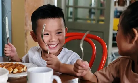 Sai lầm nếu cho con tiếp xúc với vật dụng này trước năm 2 tuổi