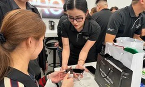 Lần đầu tiên sau nhiều năm, Apple chịu thua!