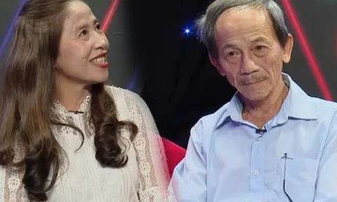 Cô giáo về hưu U60 được chồng cũ 'hộ tống' đi tìm tình mới