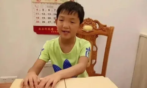 Cậu bé từng bị tấn công đến mù mắt giờ ra sao?
