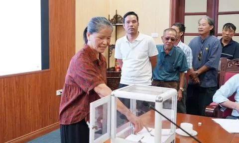 Xã Quang Minh tổ chức bốc thăm giao đất dịch vụ đợt 9 cho 40 hộ dân