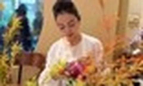 Đằng sau chuyện hoa hậu Jennifer Phạm chủ động nhắn tin cho chồng cũ sang Mỹ