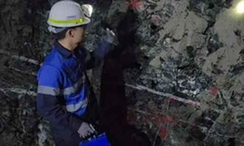 Không phải đất hiếm, Hàn Quốc bất ngờ nối lại khai thác một loại khoáng sản sau 3 thập kỷ: Giá tăng gấp 5 lần chỉ trong 1 năm, Việt Nam đang đứng thứ 2 thế giới