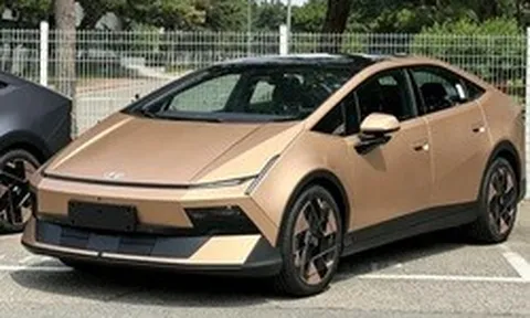Hyundai Ioniq V lộ thiết kế không giống ai, đi hơn 600km/sạc, có bản không lo phải tấp vào trạm sạc