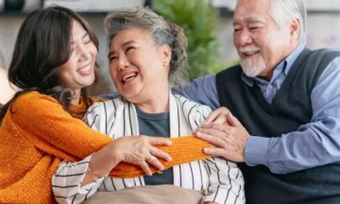 Khi con cái không còn tôn trọng cha mẹ, đừng nổi giận, hãy nhớ 2 câu này