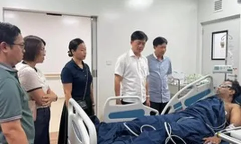 Bệnh viện Chợ Rẫy trong đêm cử bác sĩ hỗ trợ cứu nạn nhân vụ lật ca nô ở Phú Quốc