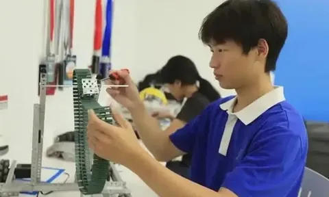 Nam sinh 19 tuổi vừa đi học, vừa điều hành công ty công nghệ