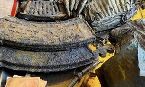 Những di vật 58 năm dưới lòng đất ở công viên Lê Thị Riêng