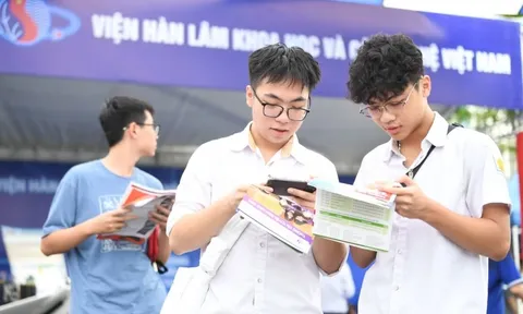 Khi trường đại học 'đói' sinh viên