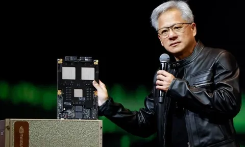 Bí mật đằng sau chiếc áo da gần 1 triệu USD của CEO Nvidia