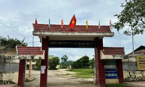 Nguyên hiệu trưởng bị kiện vì chiếm gần 500 m2 đất trường