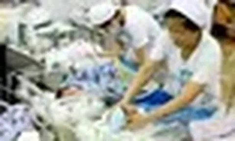 Đề xuất khen thưởng phụ nữ sinh đủ hai con, được trợ cấp tài chính cho trẻ đến 3 tuổi