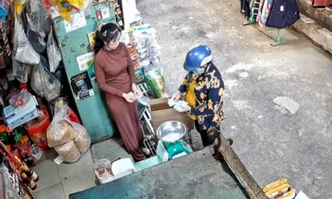 Mẹ mất đã 2 năm, khách hàng vẫn tìm đến trả món nợ cũ khiến con gái nghẹn ngào