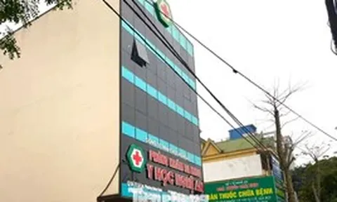 Vụ phòng khám bơm sữa đậu nành vào niệu đạo: Từng bị Sở Y tế Nghệ An đình chỉ hoạt động có thời hạn