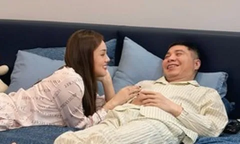 Vợ NSND Công Lý lên tiếng thông tin chán chồng, ly hôn