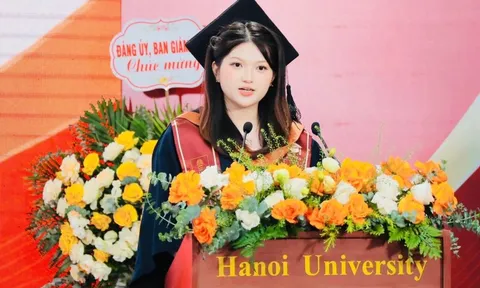 Từ mê đồ ăn Hàn đến thủ khoa được giữ lại làm giảng viên thỉnh giảng