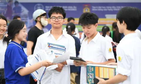 Tuyển sinh đại học 2026: Kẽ hở trong quy định điểm sàn