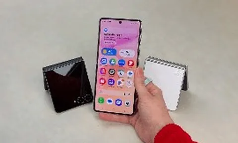 Đỉnh cao máy quay vlog bỏ túi: Trải nghiệm Samsung Galaxy Z Flip 8 với những nâng cấp không thể rời mắt!