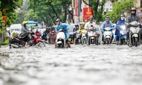 Hà Nội lý giải nguyên nhân ngõ 42 Giang Văn Minh ngập tới 40cm, nước rút chậm