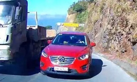 Cục CSGT đề nghị cấm mượn làn đường ngược chiều để vượt xe