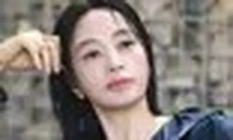 'Nữ hoàng sexy' Kim Hye Soo nóng bỏng ở tuổi 56