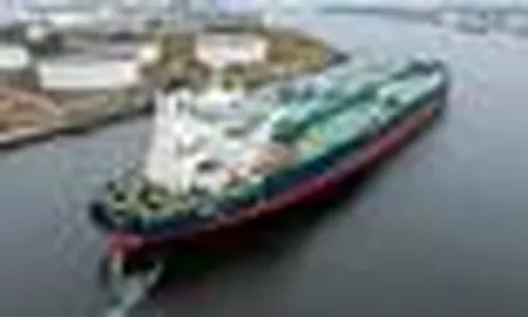 Ông Trump nói gì mà giá dầu tăng vọt 7%