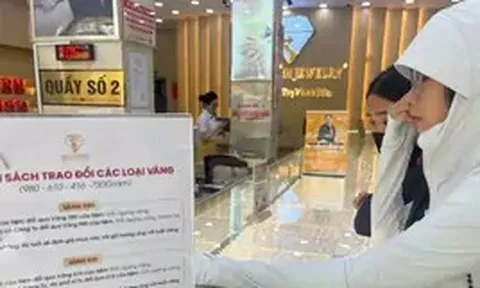 'Bạc mặt' vì vàng, kim cương