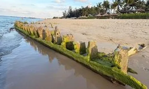 Cận cảnh tàu cổ sắp được khai quật sau gần 3 năm lộ thiên ở ven biển Hội An