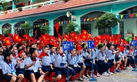 TP.HCM công bố chính sách học phí, siết các khoản thu và mua đồng phục
