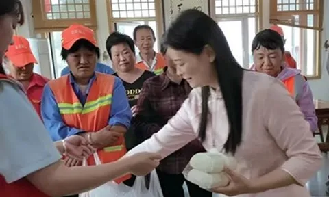 Người phụ nữ bán của hồi môn, chi gần 400 triệu đồng giúp người nghèo