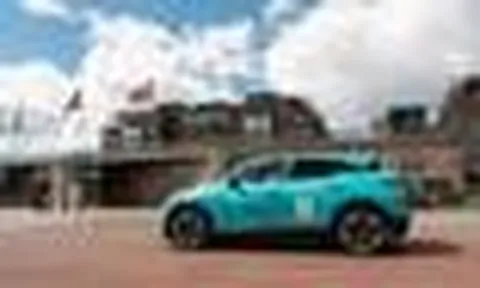 Hãng taxi điện của tỷ phú Phạm Nhật Vượng chính thức đổ bộ quốc gia thứ 7, vươn tầm 2 châu lục!